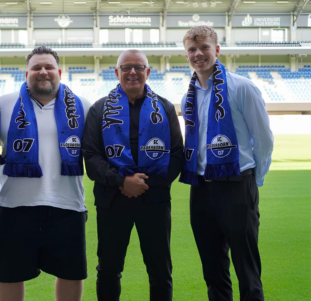 Bali Immobilien x SC Paderborn 07 Jaroslaw Czuba und Renato Susmak mit Lasse Jürgens